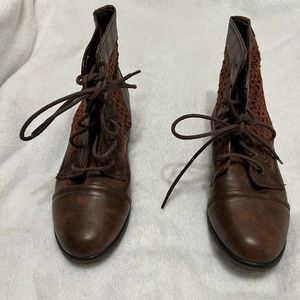 🍁 Forever Brown Lace Up Boots w/ Crochet Details  - size 8.5